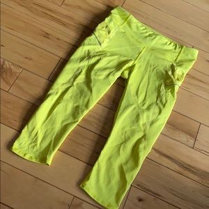 Athleta Crop Leggjngs